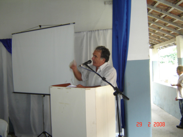 Deputado Aloisio Vieira em discurso para prefeitos e vereadores do Vale do Paraba<a style='float:right;color:#ccc' href='https://www3.al.sp.gov.br/repositorio/noticia/03-2008/ALOISIO VIEIRA CODIVAP B.jpg' target=_blank><i class='bi bi-zoom-in'></i> Clique para ver a imagem </a>